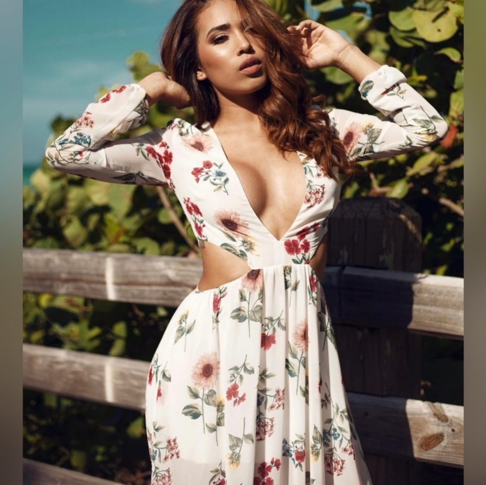 Forever 21 Maxi Dress 👗  with side cut outs